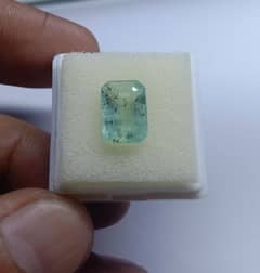 100% Natural Emerald (Zamrud) Very gOod Quality StOne With Lab certif.