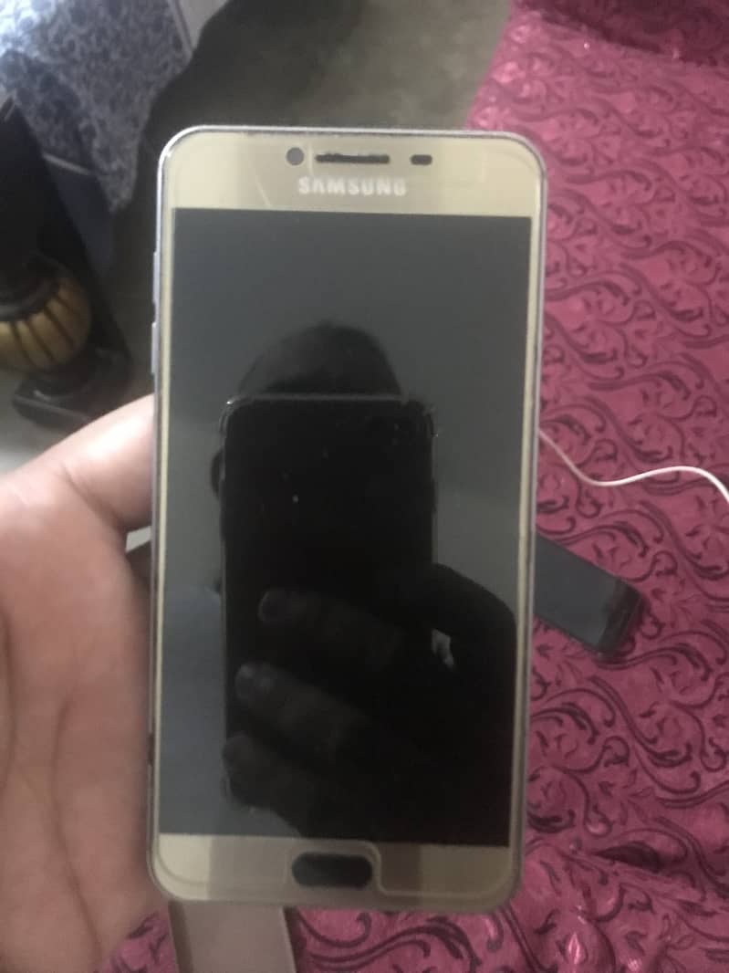 Urgent sale Samsung galaxy c5 3