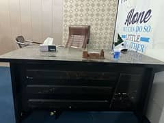 Excutive Office Table Good Condition