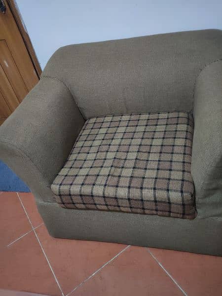 5 seater sofa very good condition 2