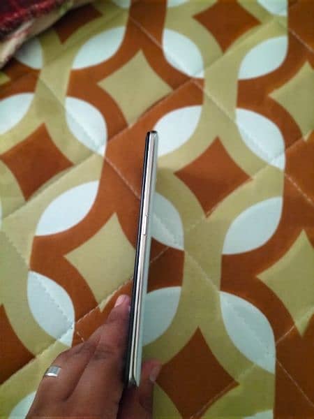 oppo f11 only phone and charger 8/256 5