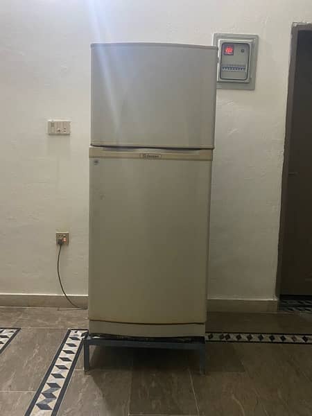 used refrigerator Dawlance 2