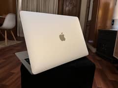 MacBook Pro 2017 in Good Condition in Warranty