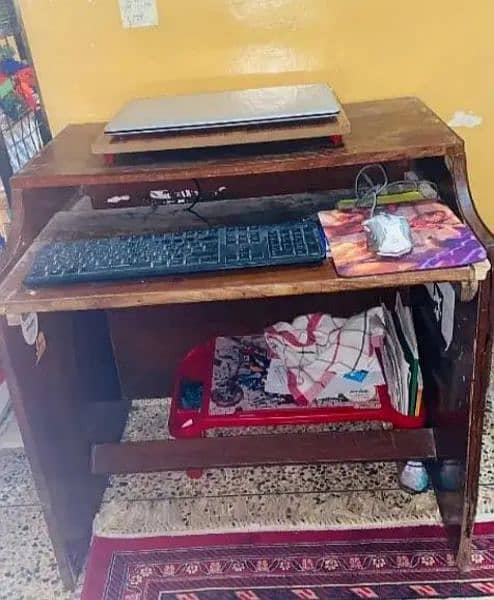 Computer table On Sale 4