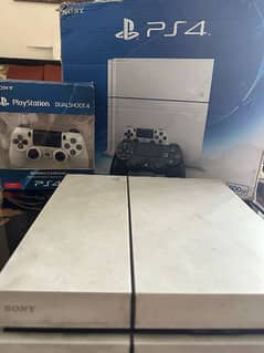 Ps4 White Fat Used With 2 Controllers