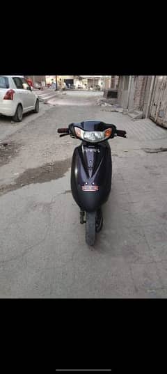 scooty for the sale good condition O34O ,__4O__53__157 my WhatsApp n