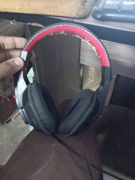 headphones 2