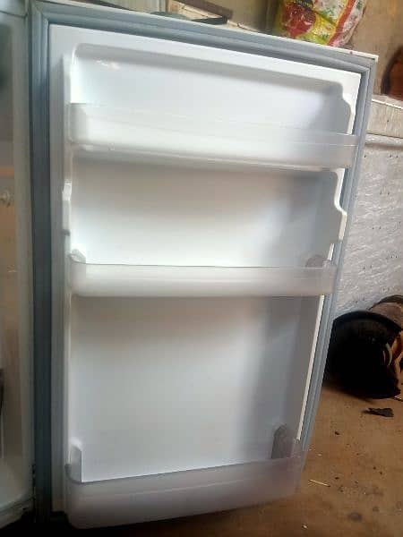 Best for kitchen and medical store fridge 40 watt 220 volt 3