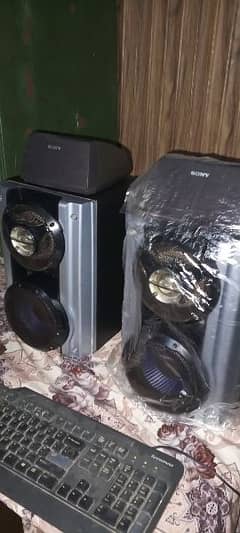 SONY Hybrid woofer Speakers & Surrounds