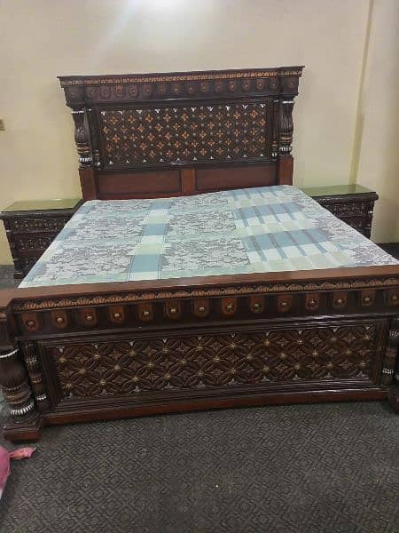 Chinioti Wood Bed and Almari and Dressing Table Available 5