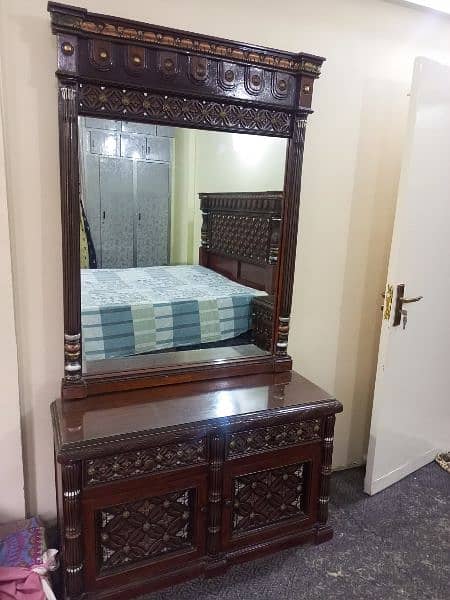 Chinioti Wood Bed and Almari and Dressing Table Available 6