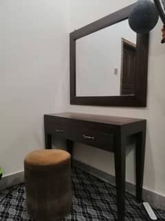 Dressing Table & Couch With Mirror