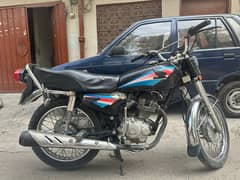Honda 125 2015 Model 10 BY 10 Condition serious Buyer contact me