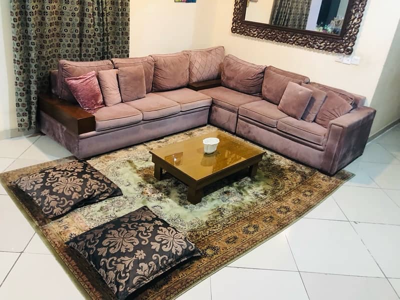 Lshapped sofa made by united furnitures 8