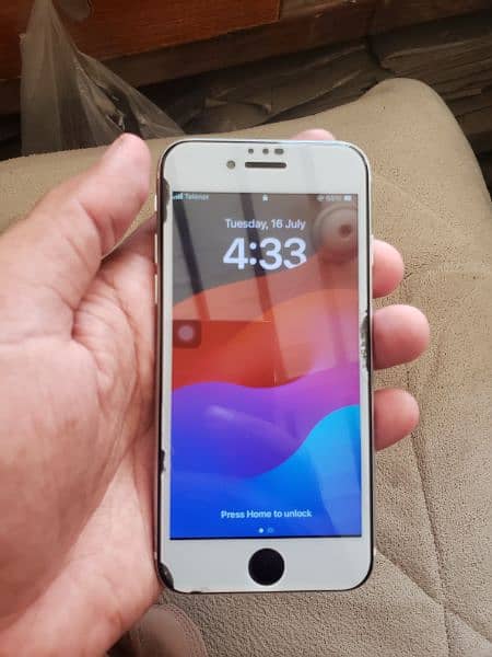 Iphone Se 2022 Just like new Condition Dual Sim 0