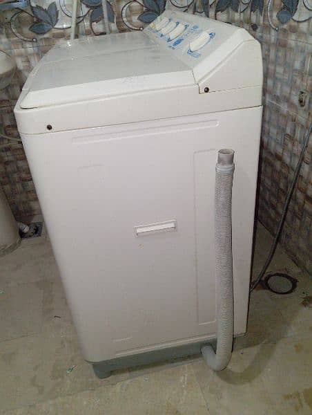 HAIER JUMBO WASHING MACHENE 4