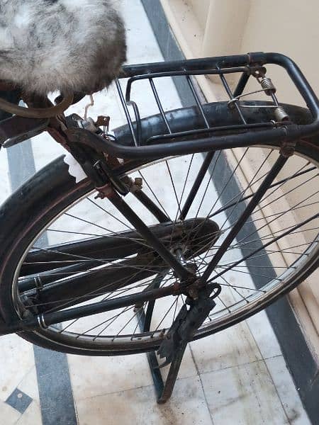 Antique Humber Bicycle British-England, everyone can access. 2