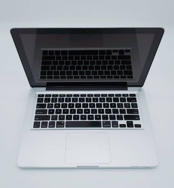 MacBook Pro laptop 0