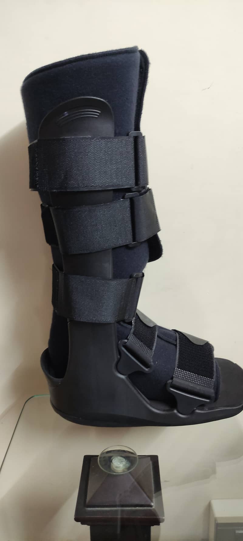 OSSUR Form fit walker boot ,aircast ankle leg foot fractures 1