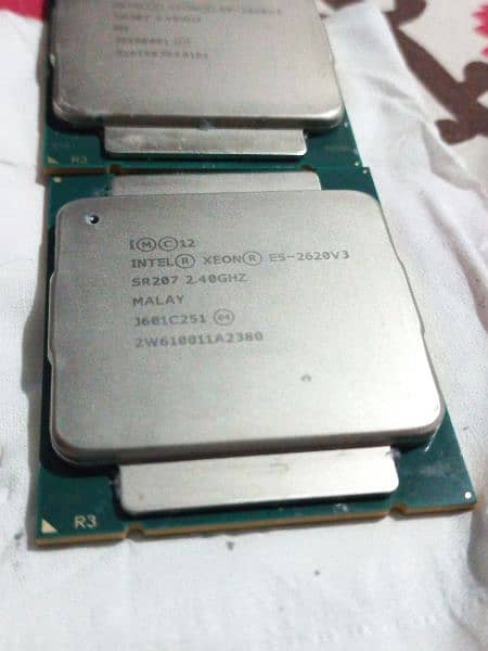 Intel Xeon E-5 2620 V3 Two Units 3