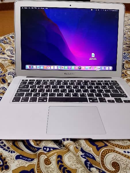 Macbook Air 2017 model in good condition 2