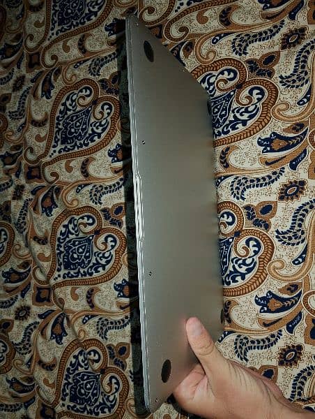 Macbook Air 2017 model in good condition 3