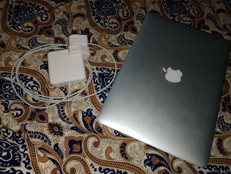 Macbook Air 2017 model in good condition 7