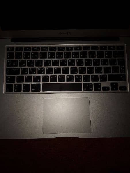 Macbook Air 2017 model in good condition 8