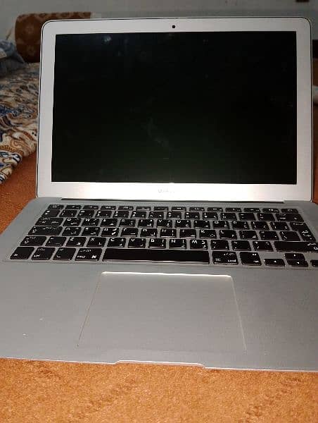 Macbook Air 2017 model in good condition 9