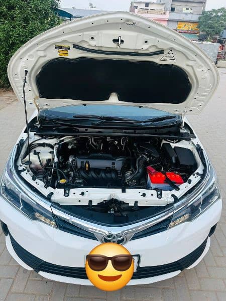 Toyota Corolla GLI Special Edition Super White  2018 4