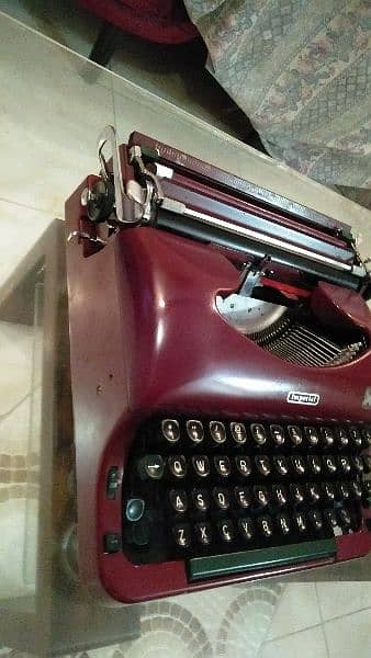 old antique imperial typewriter maroon color 2