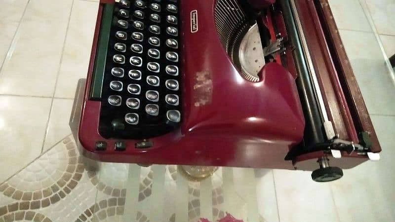 old antique imperial typewriter maroon color 4