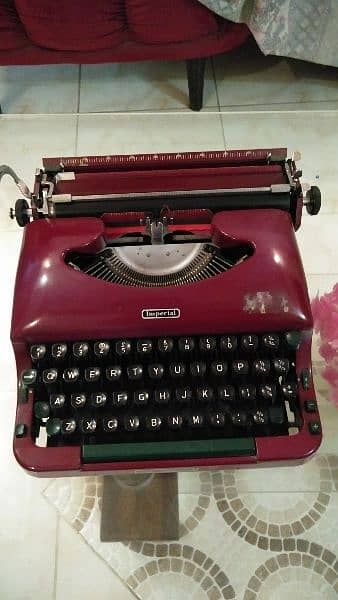 old antique imperial typewriter maroon color 7