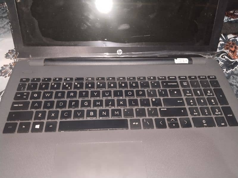 hp laptop condition 10 by 10 Core i3 6 Gen 1