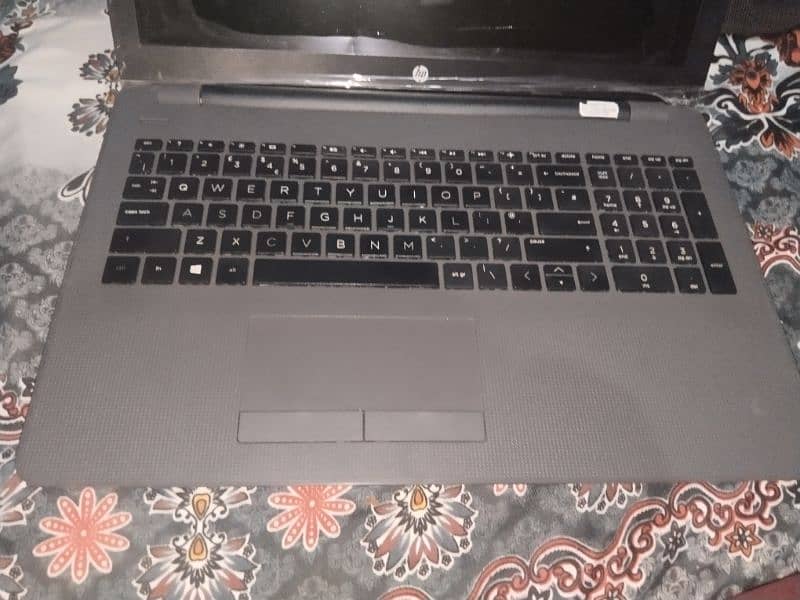 hp laptop condition 10 by 10 Core i3 6 Gen 2