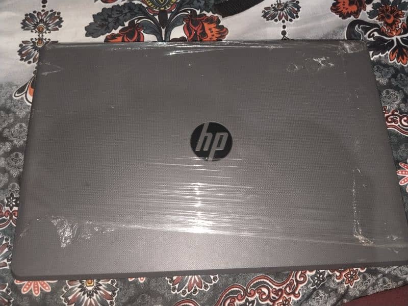 hp laptop condition 10 by 10 Core i3 6 Gen 3