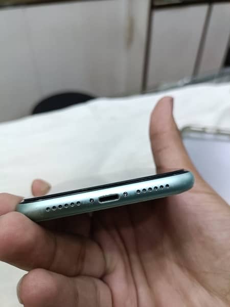 iPhone 11 64gb factory unlocked non pta 2