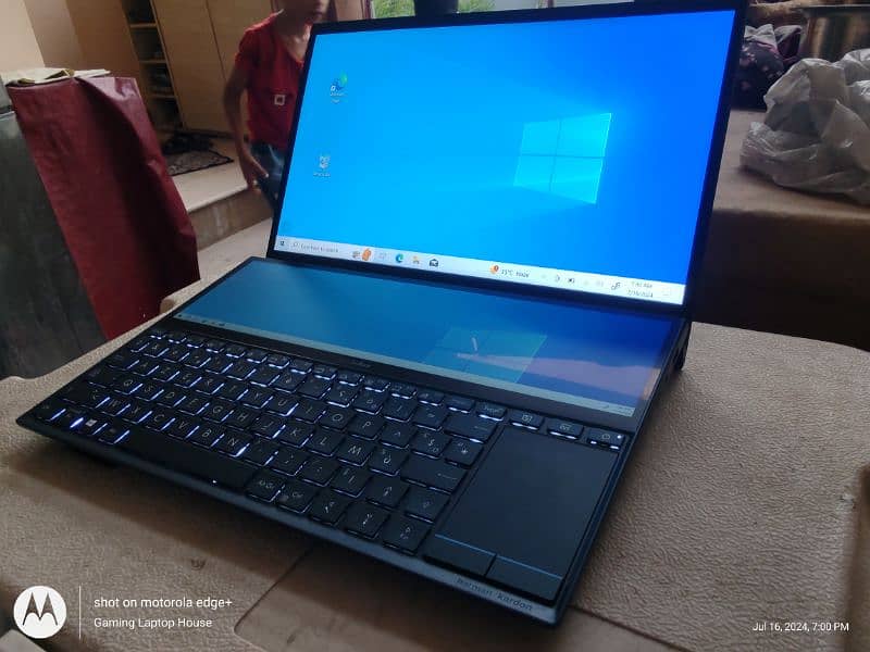 Asus ZenBook Duo Dual Screen Ultrabook 10