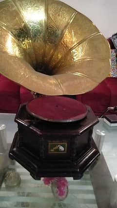 old antique gramophone wooden body