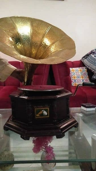 old antique gramophone wooden body 3