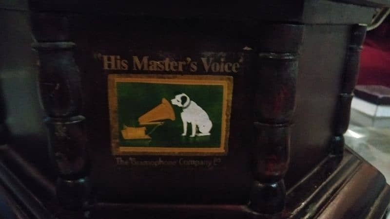 old antique gramophone wooden body 6