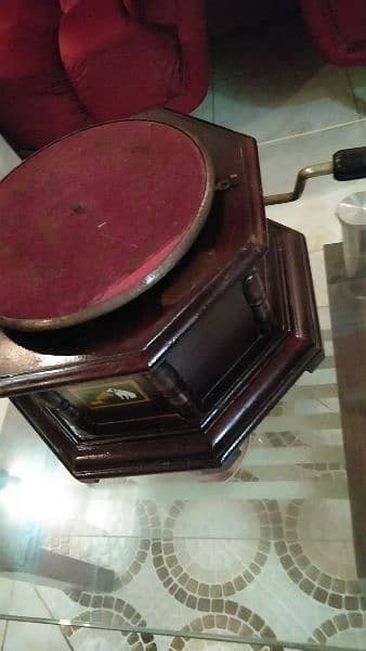 old antique gramophone wooden body 7