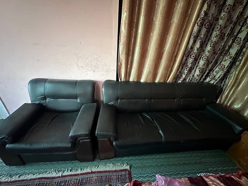 3 seater 2 sofas and 3 single sofas. 3