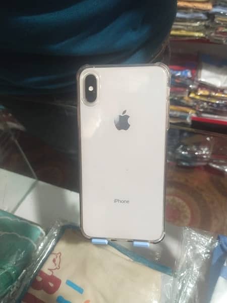 IPhone XS Max 9.5/10 condition …All ok.  SCOM sim working properly 0