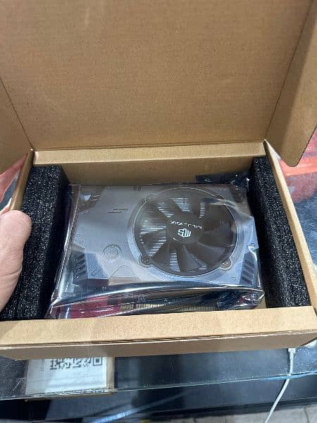 MLLSE RX 550 4GB GDDR5 (BRAND NEW) 1