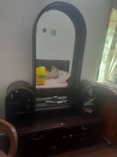 Used wooden dressing table