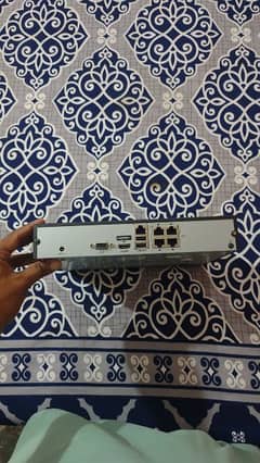 hikvision nvr 4 chanall with peo switch