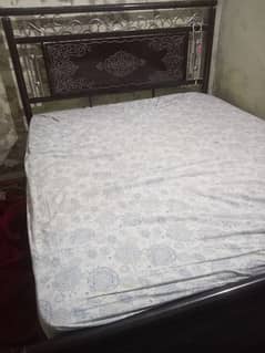 iron bed for sell medium size for 2 person
