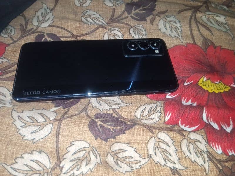 Tecno Camon 18p 1