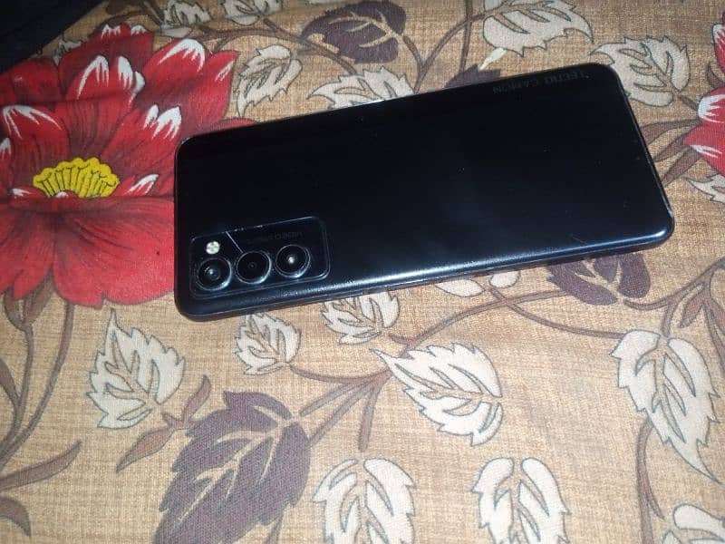 Tecno Camon 18p 2